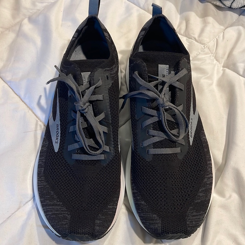Brooks Levitate Running Shoes